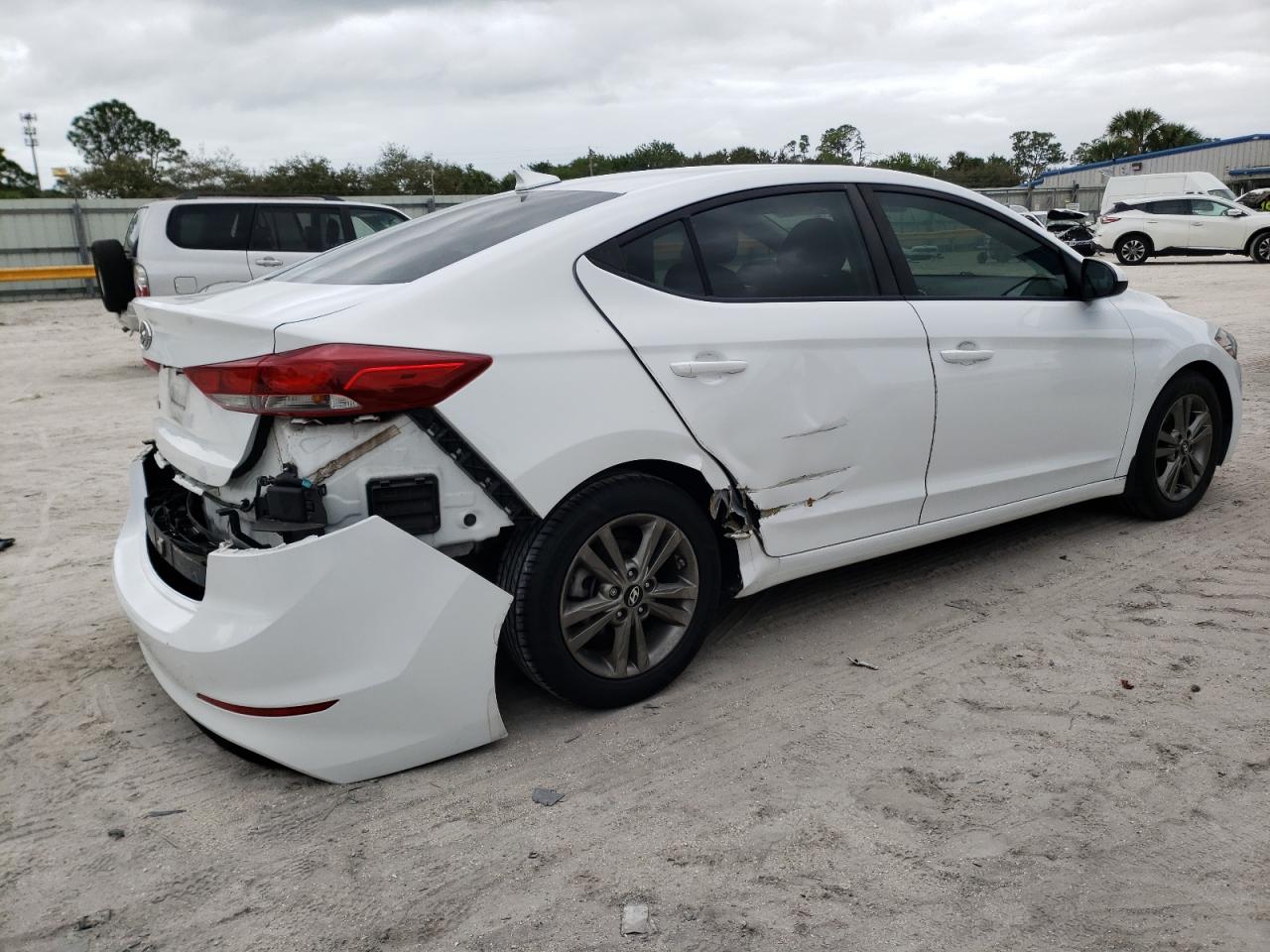 Image 3 of 2018 HYUNDAI ELANTRA SEL 2018 with VIN 5NPD84LF9JH237639
