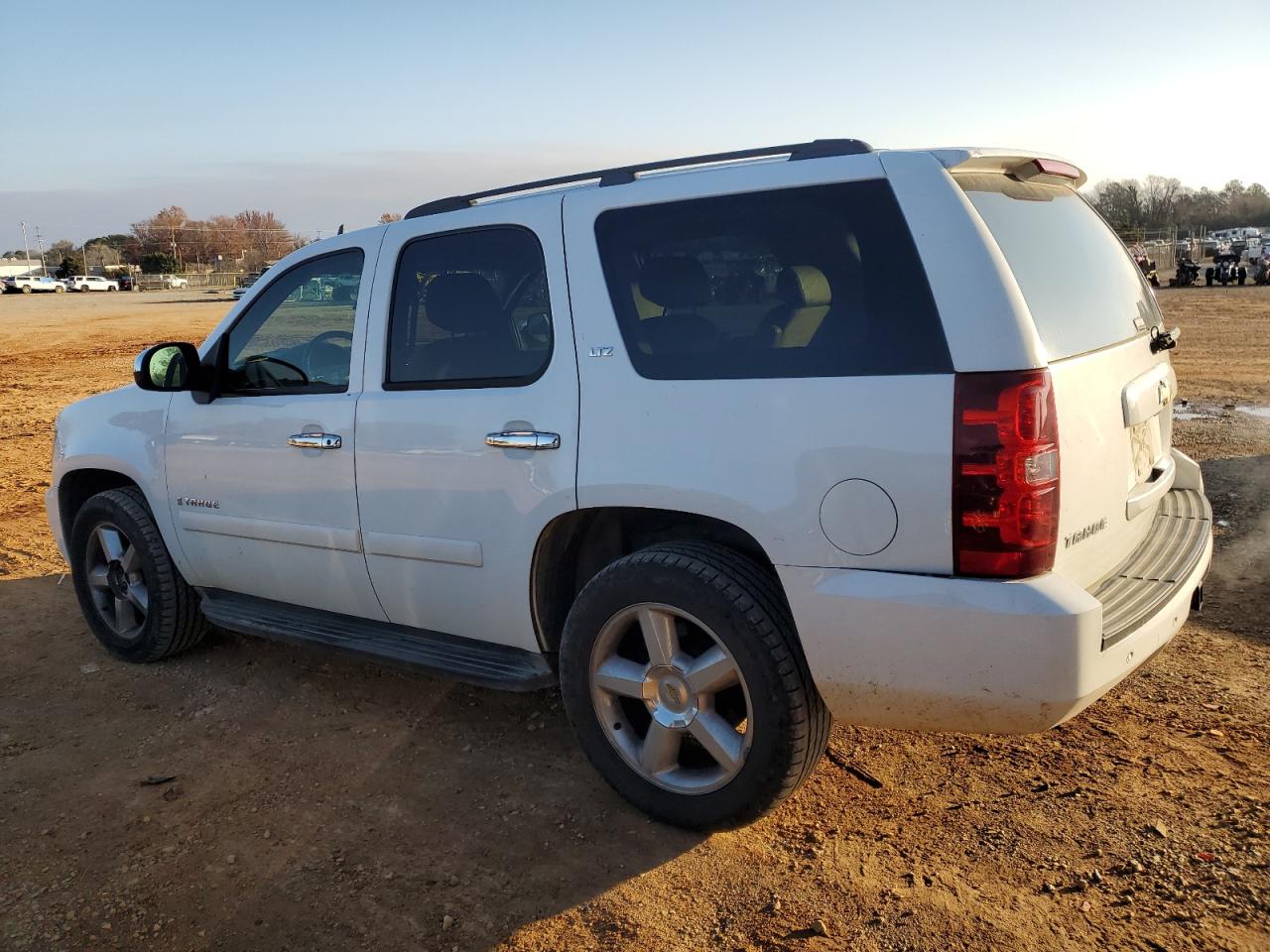 Obraz 2 z 2008 CHEVROLET TAHOE C1500 2008 z VIN 1GNFC13018J225267