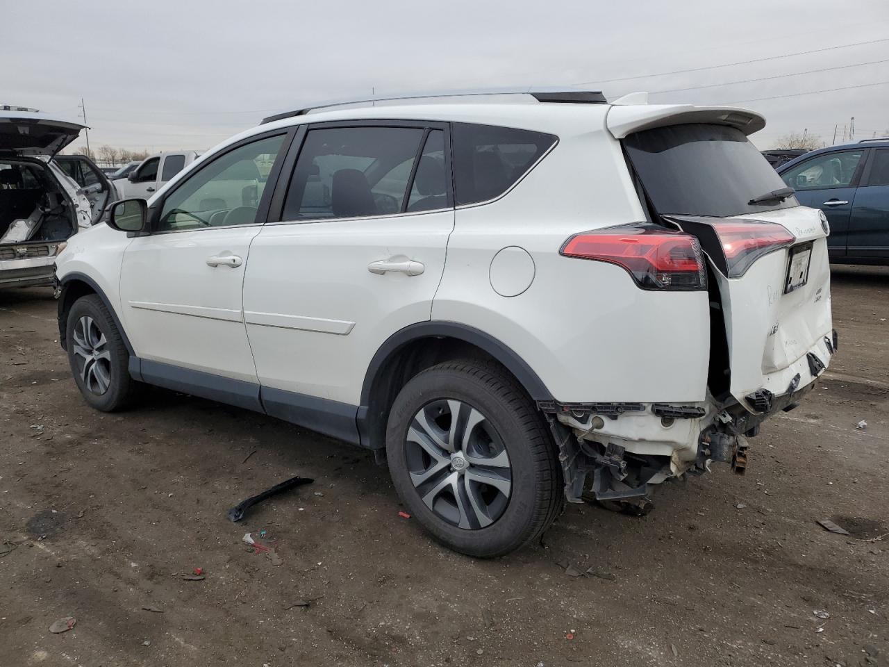 Image 2 of 2016 TOYOTA RAV4 LE 2016 with VIN JTMBFREV8GJ089174