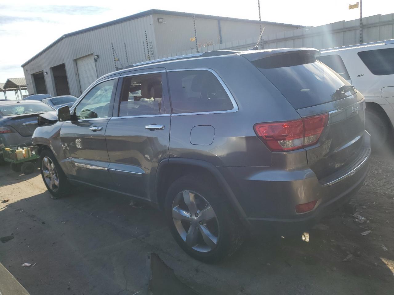 Image 2 of 2013 JEEP GRAND CHEROKEE OVERLAND 2013 with VIN 1C4RJECT7DC533751