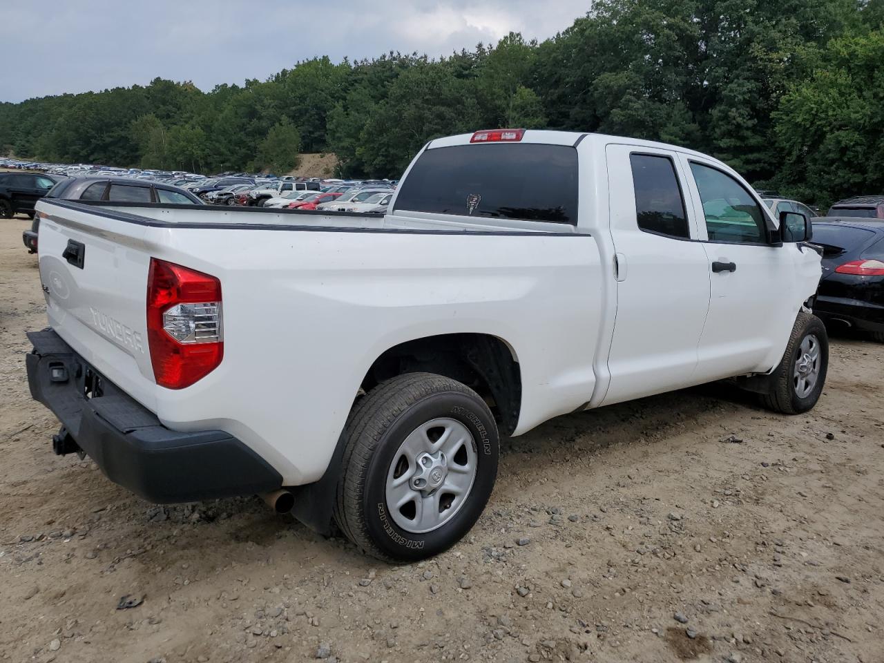 Image 3 of Toyota Tundra Double Cab Sr/Sr5 2019 with VIN 5TFUM5F16KX080868