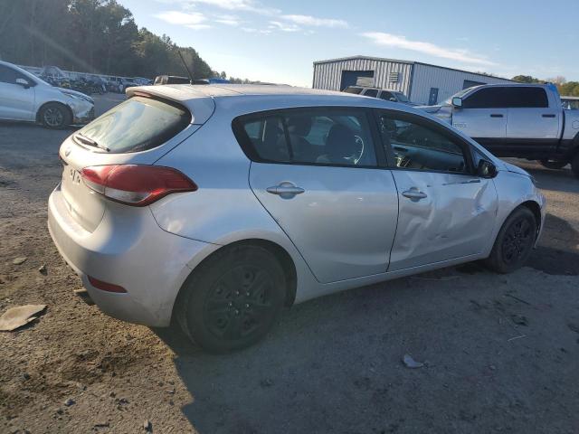 Image 3 of 2017 KIA FORTE LX 2017 with VIN KNAFK5A87H5681467