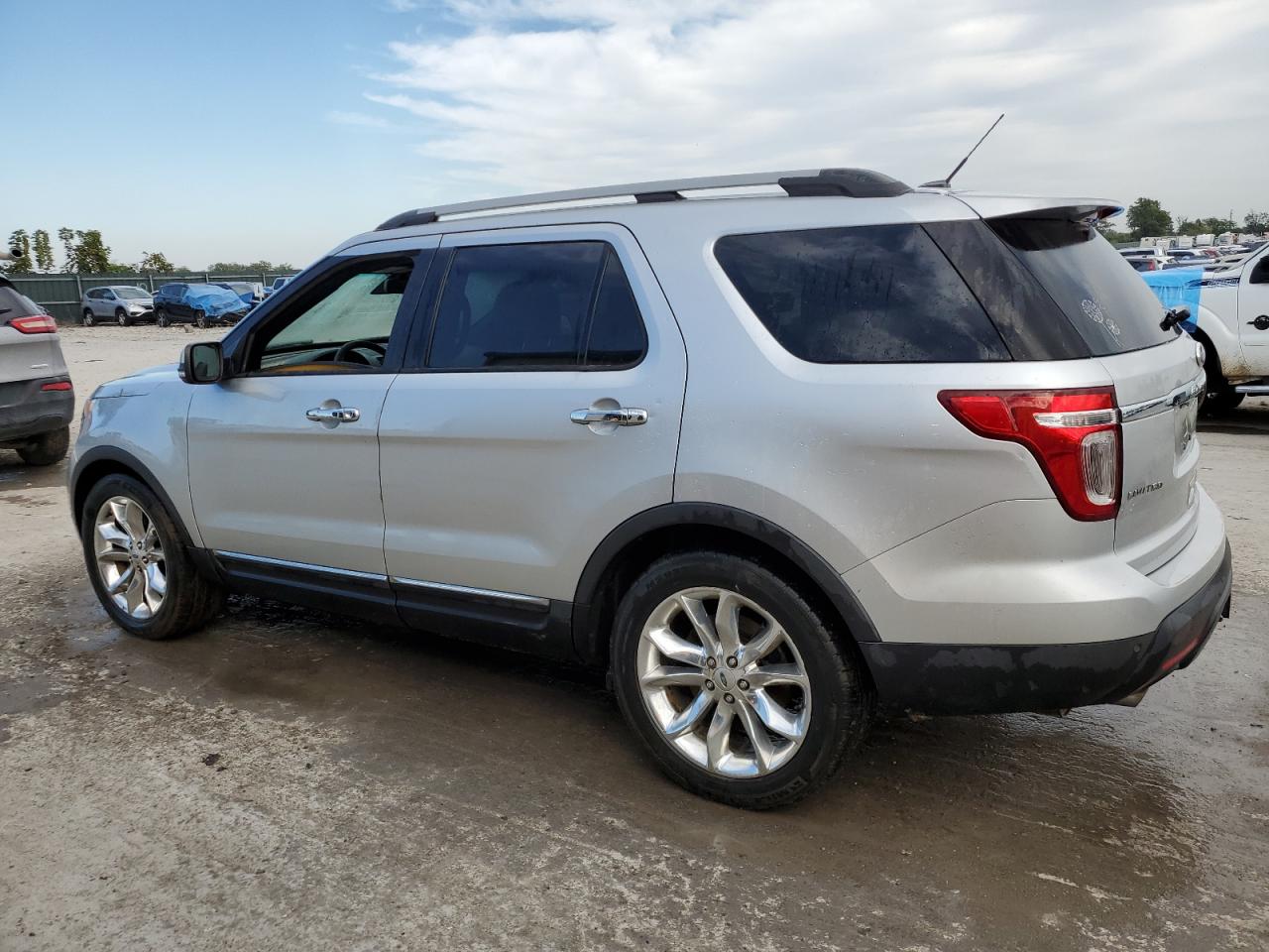 Изображение 2 2015 FORD EXPLORER LIMITED 2015 с VIN 1FM5K8F84FGB73351
