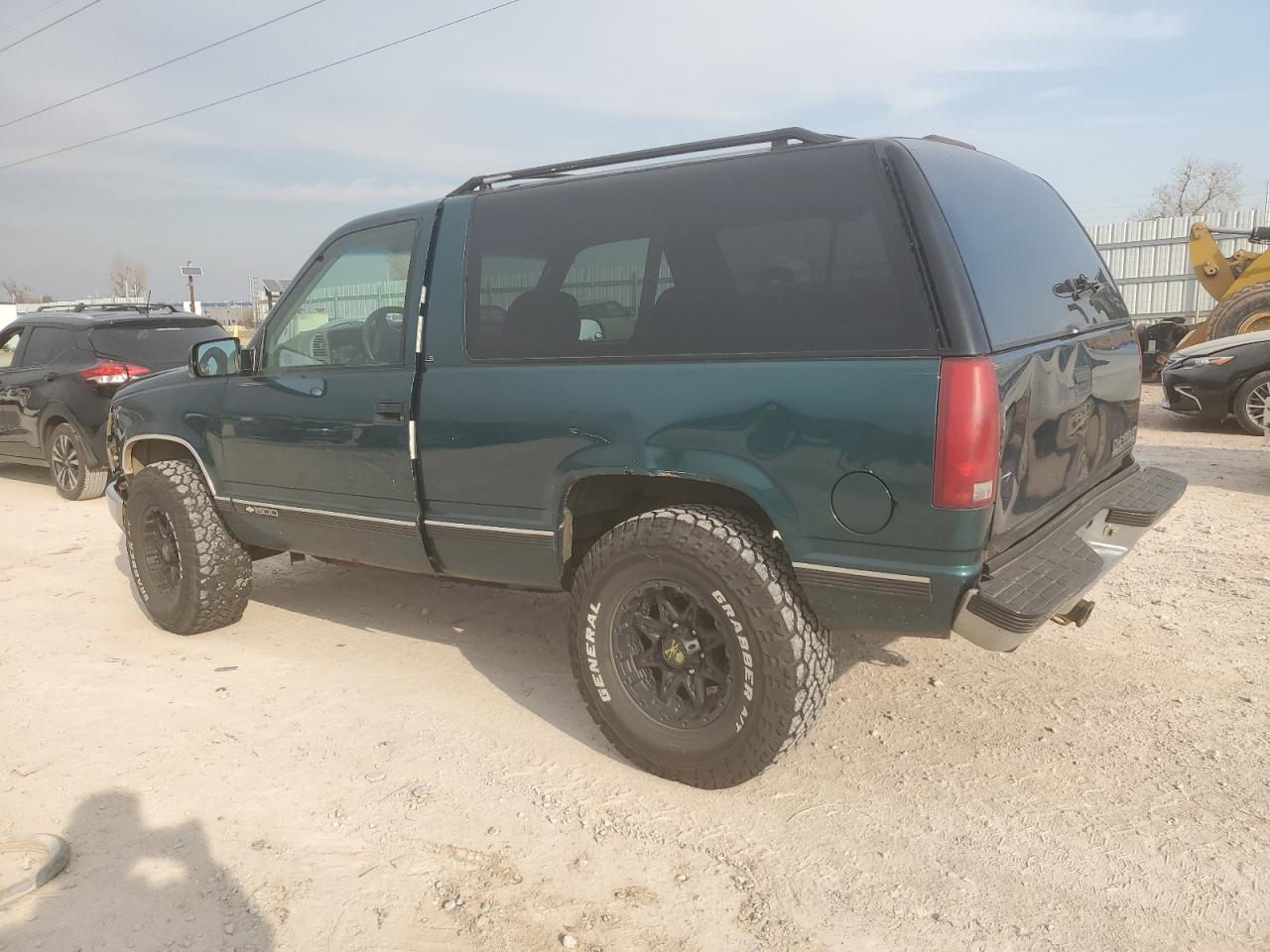 Image 2 of 1995 CHEVROLET TAHOE K1500 1995 with VIN 3GNEK18K9SG101913