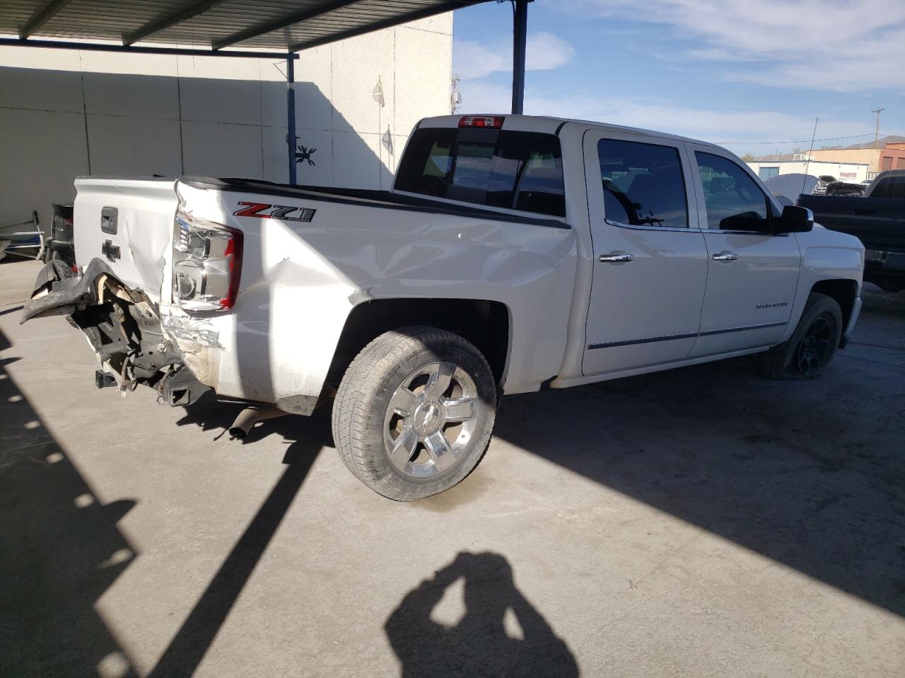 Image 3 of 2018 CHEVROLET SILVERADO K1500 LTZ 2018 with VIN 3GCUKSEC1JG328518