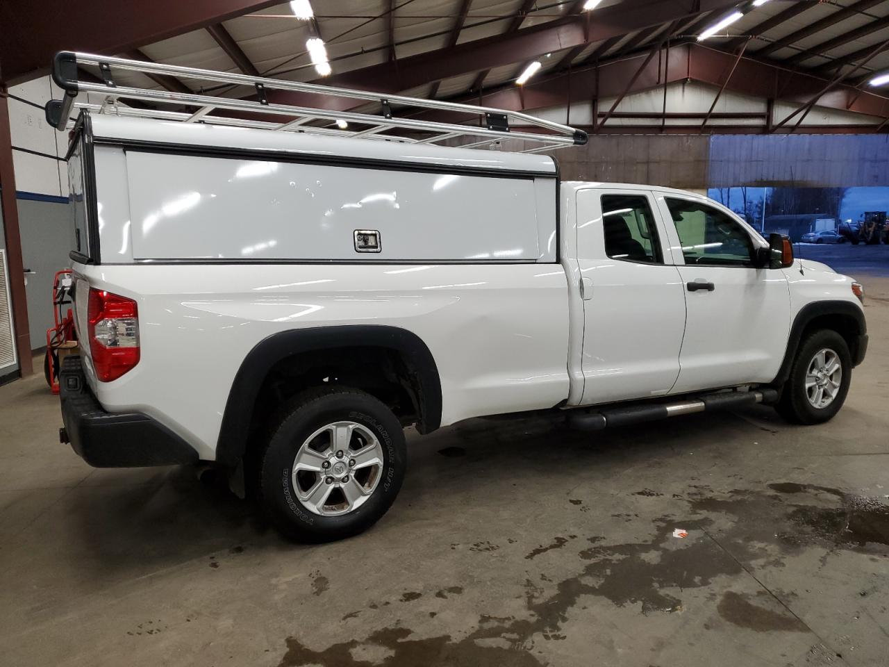 Obraz 3 z 2018 TOYOTA TUNDRA DOUBLE CAB SR/SR5 2018 z VIN 5TFCY5F17JX022749