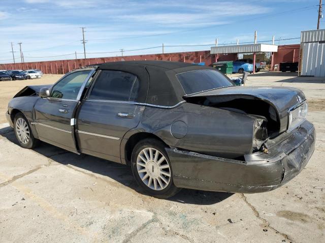 Изображение 2 2003 LINCOLN TOWN CAR EXECUTIVE 2003 с VIN 1LNHM81W13Y647968