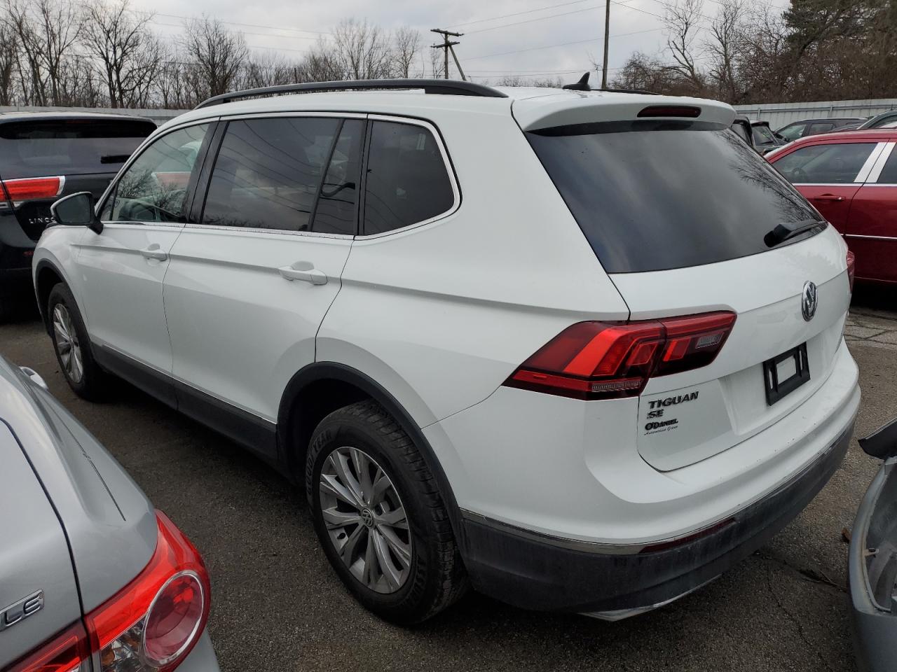 Obraz 2 z 2018 VOLKSWAGEN TIGUAN SE 2018 z VIN 3VV2B7AX5JM010465