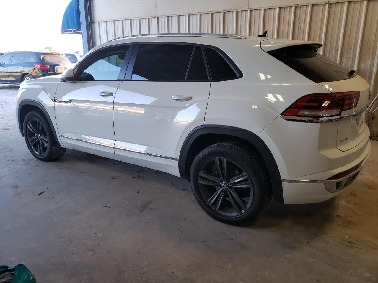 Image 2 of 2021 VOLKSWAGEN ATLAS CROSS SPORT SE 2021 with VIN 1V2ME2CA3MC217242