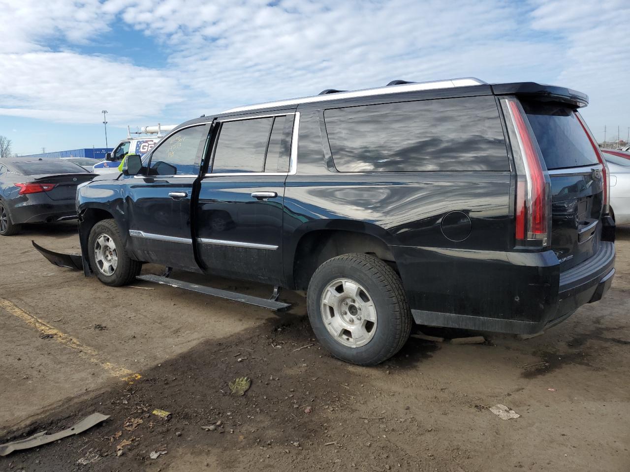 Image 2 of 2017 CADILLAC ESCALADE ESV LUXURY 2017 with VIN 1GYS4HKJ2HR313456