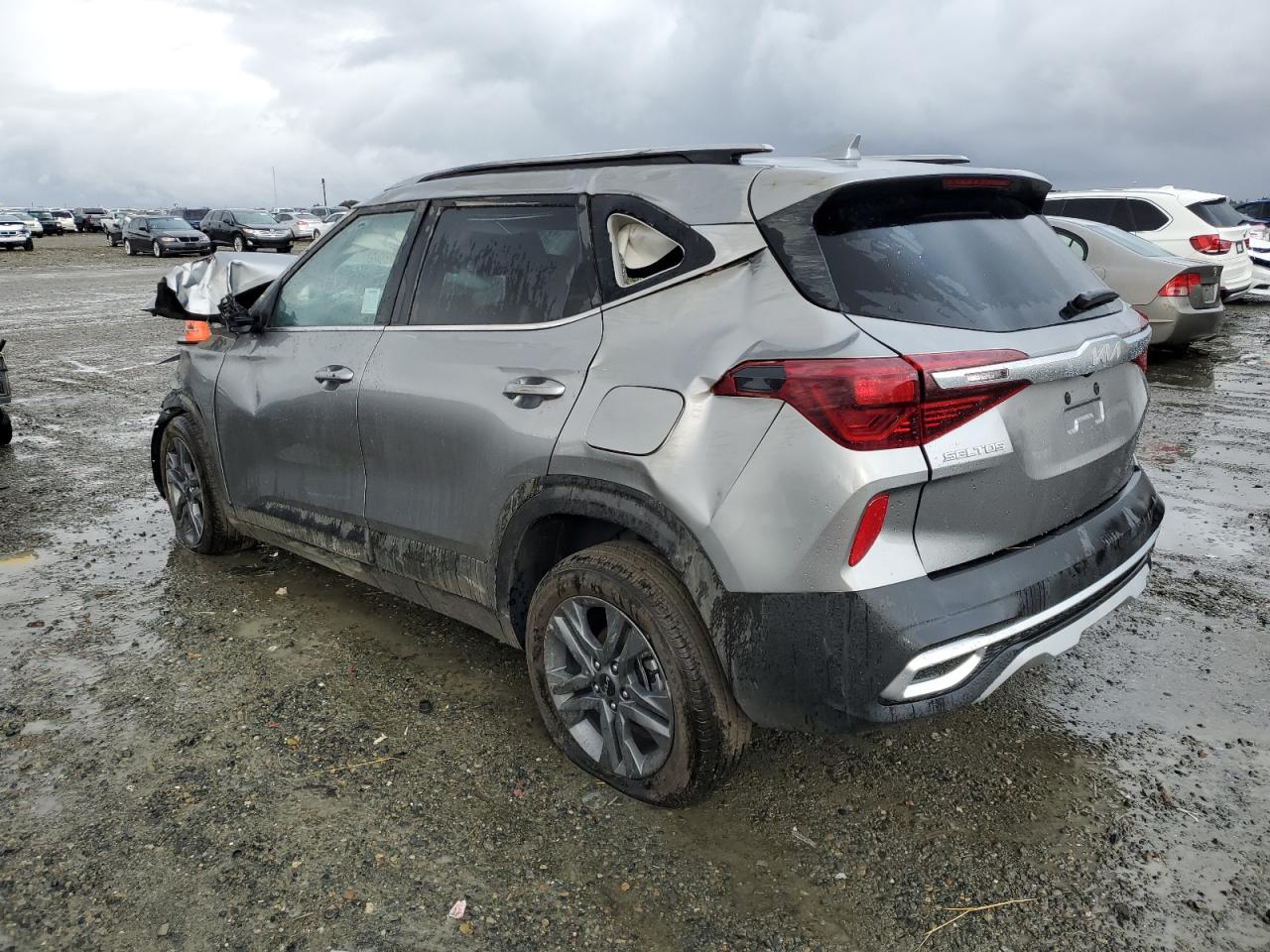 Obraz 2 z 2023 KIA SELTOS S 2023 z VIN KNDEU2AA0P7466090