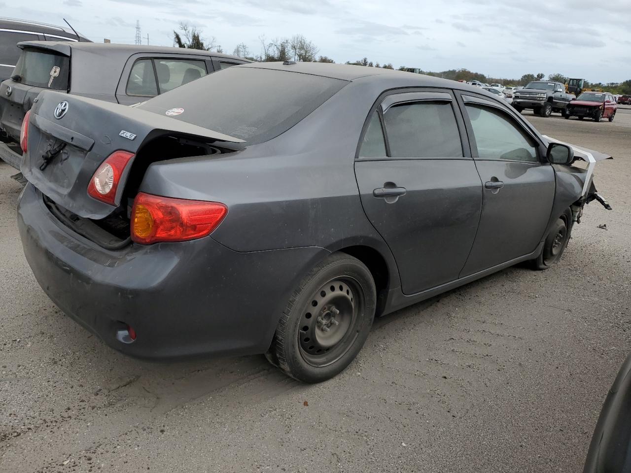 Obraz 3 z 2010 TOYOTA COROLLA BASE 2010 z VIN 2T1BU4EE2AC385237