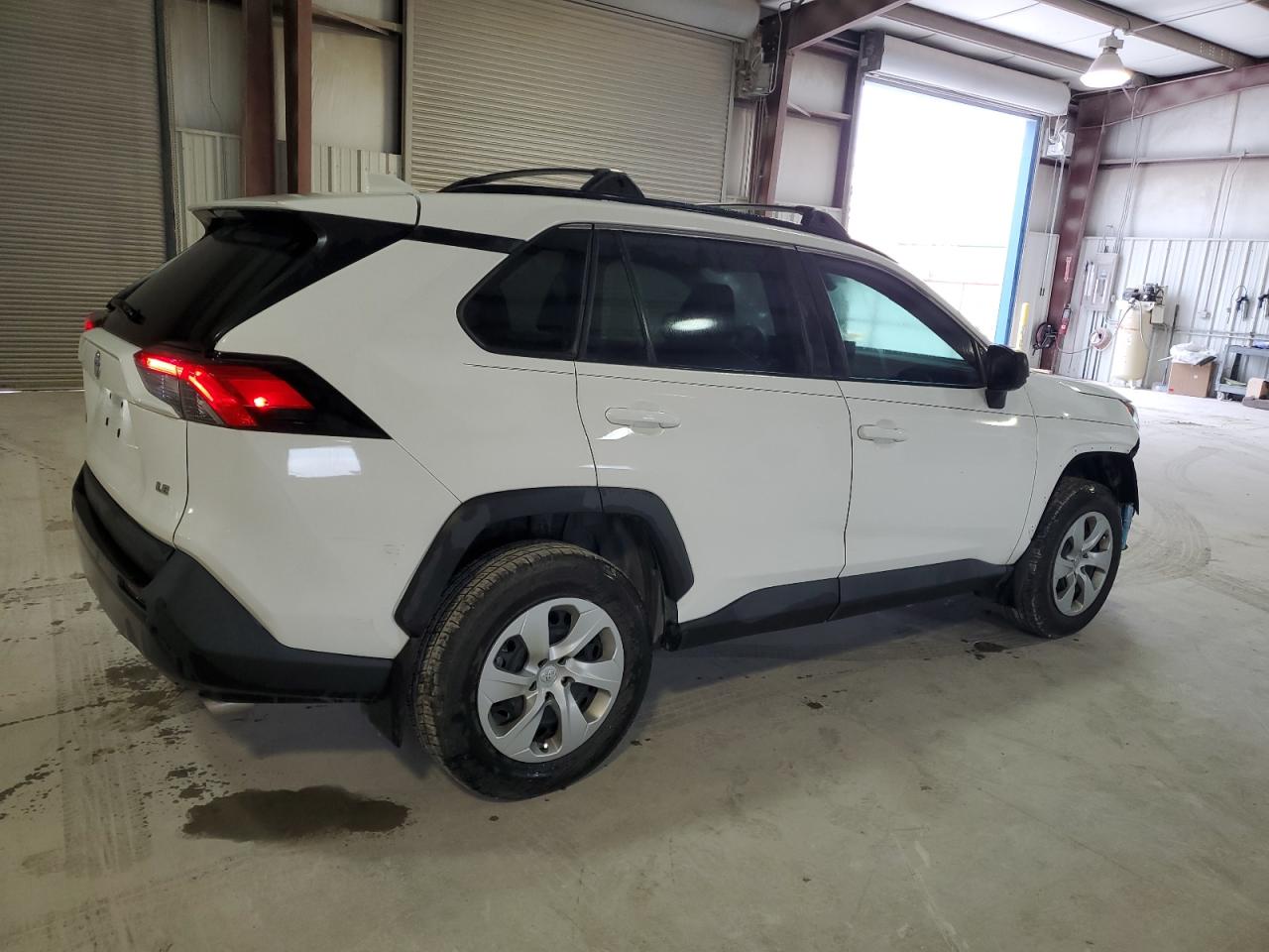 Image 3 of 2020 TOYOTA RAV4 LE 2020 with VIN 2T3H1RFV7LW077889