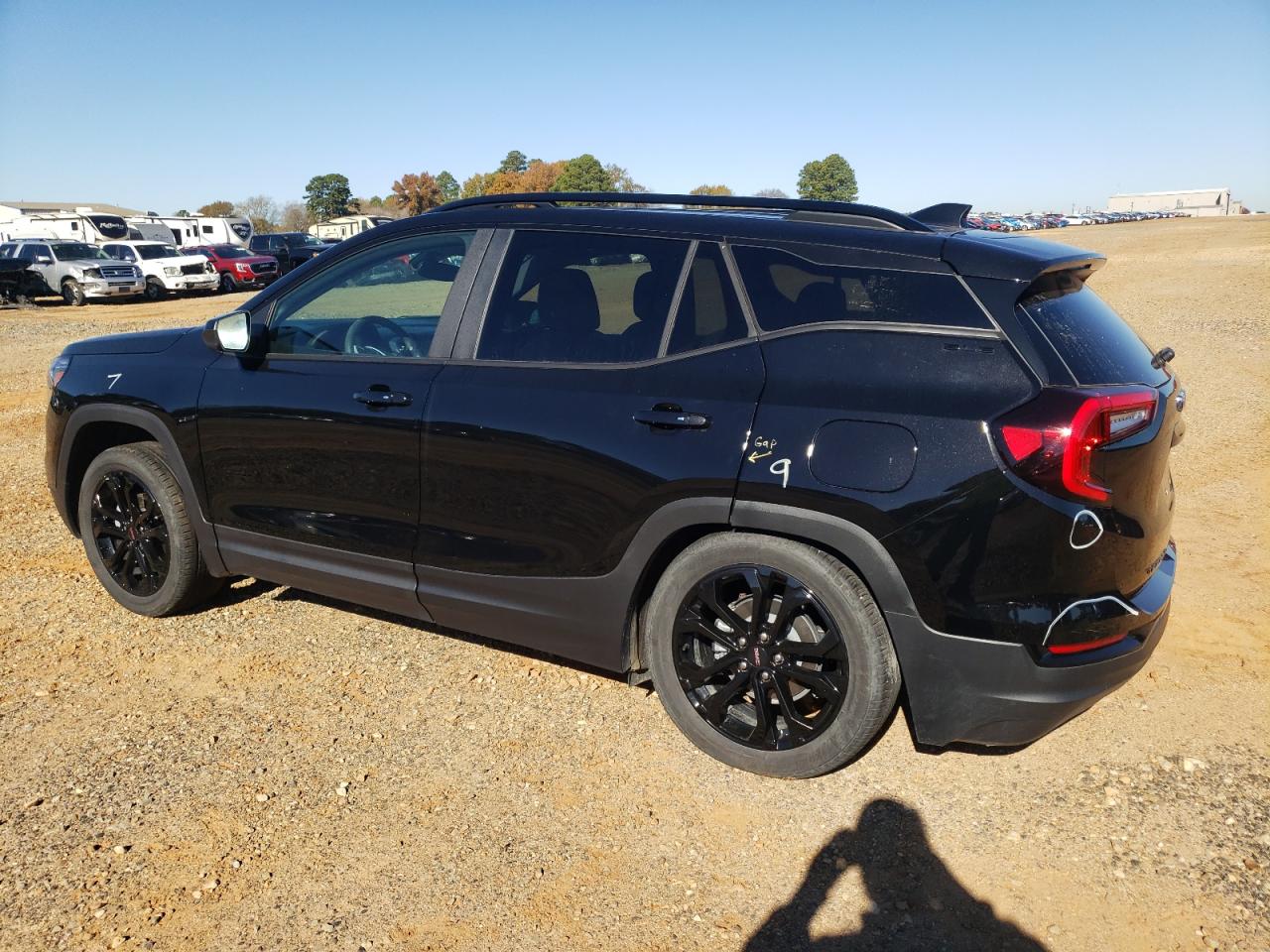 Image 2 of 2022 GMC TERRAIN SLE 2022 with VIN 3GKALMEV0NL299110