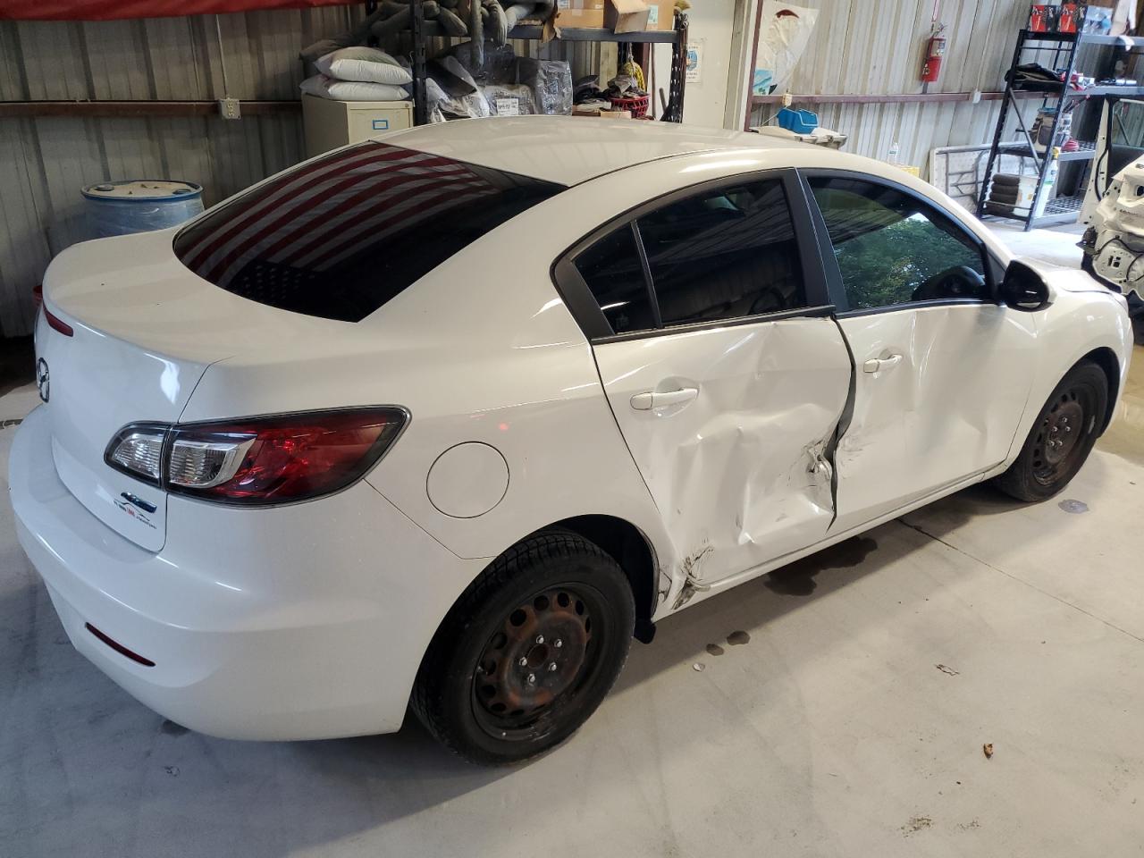 Image 3 of 2013 MAZDA 3 I 2013 with VIN JM1BL1UPXD1768355