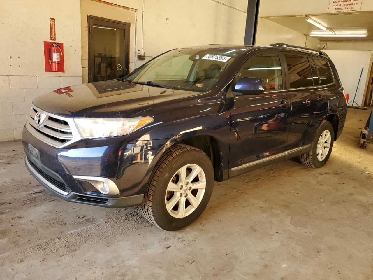 Изображение 2013 TOYOTA HIGHLANDER BASE 2013