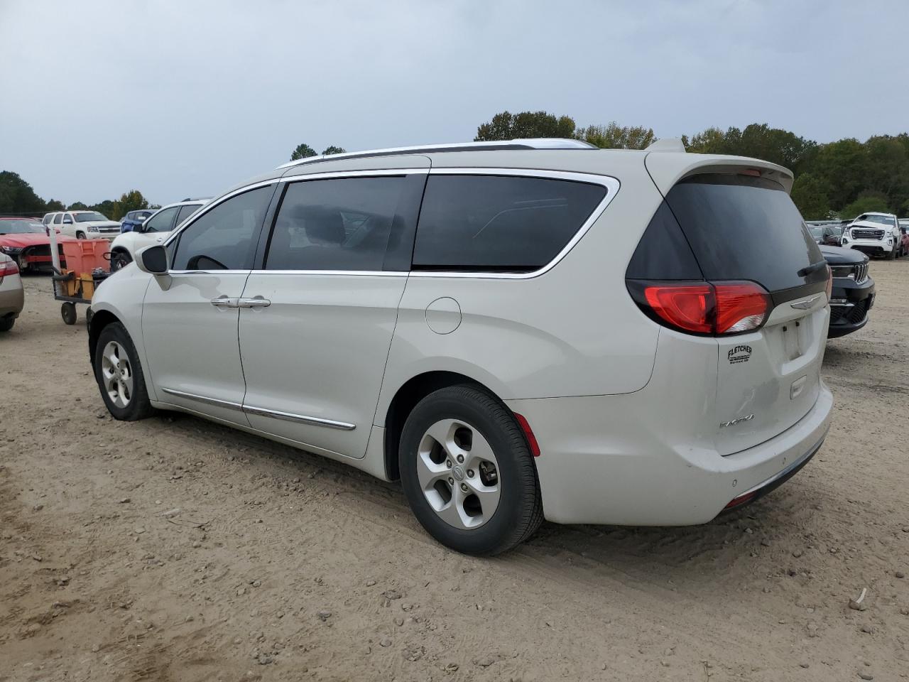 Obraz 2 z 2017 CHRYSLER PACIFICA TOURING L PLUS 2017 z VIN 2C4RC1EG8HR839471