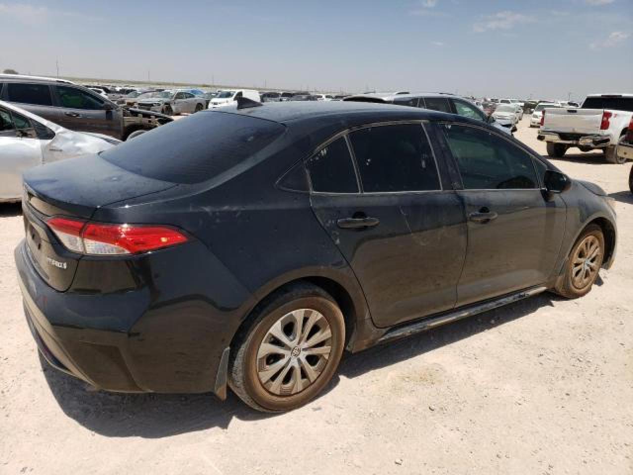 Image 3 of 2020 TOYOTA COROLLA LE 2020 with VIN JTDEBRBE3LJ006659