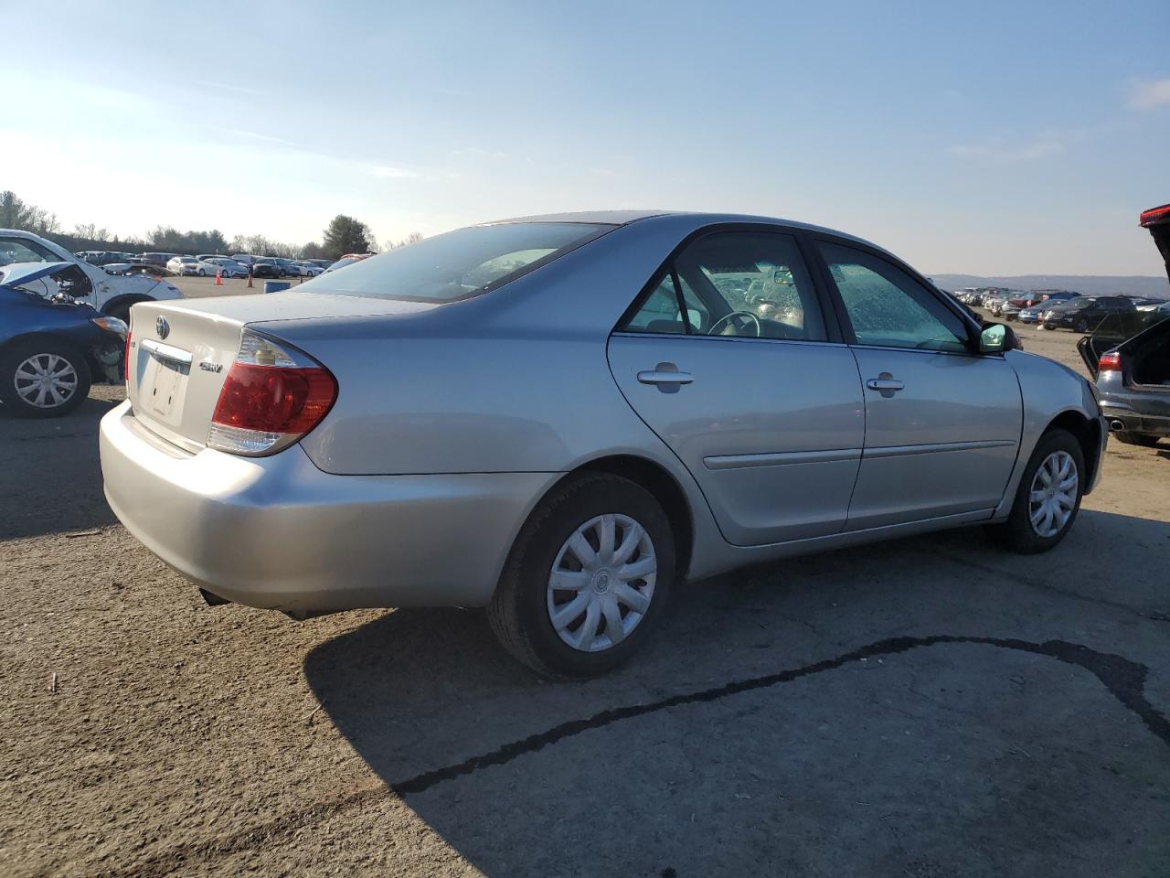 Obraz 3 z 2005 TOYOTA CAMRY LE 2005 z VIN 4T1BE32KX5U025042