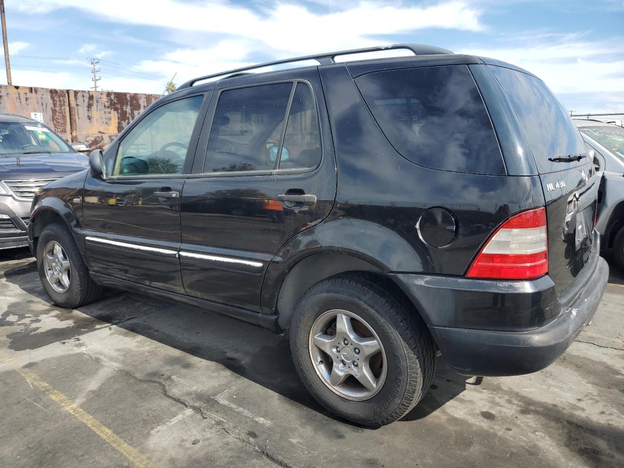 Obraz 2 z 1999 MERCEDES-BENZ ML 430 1999 z VIN 4JGAB72E4XA097199