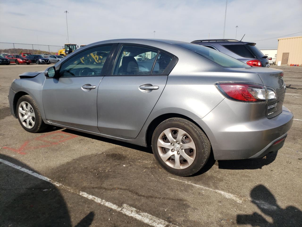 Изображение 2 2011 MAZDA 3 I 2011 с VIN JM1BL1UG2B1494064