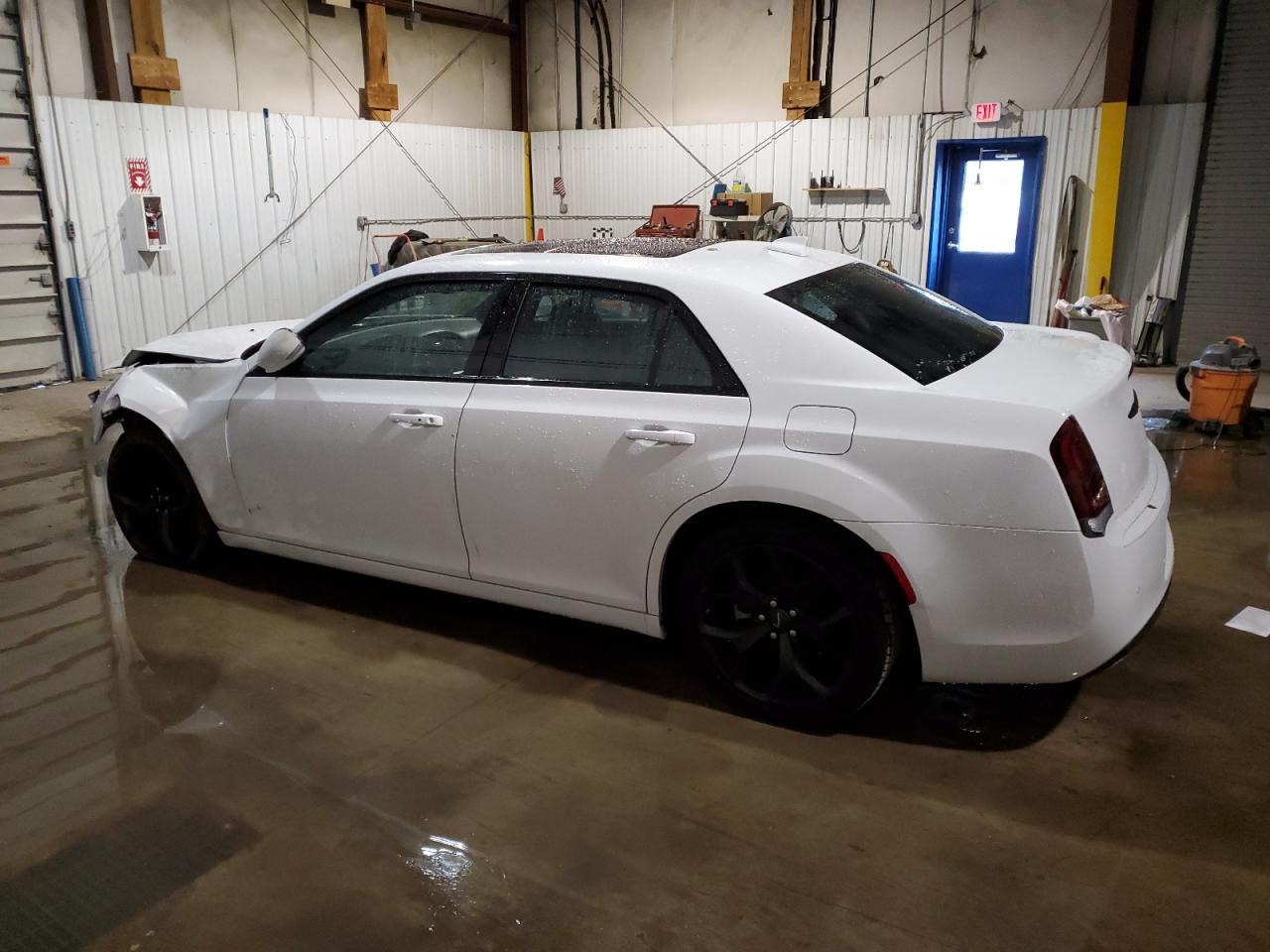 Изображение 2 2022 CHRYSLER 300 S 2022 с VIN 2C3CCABG9NH167467