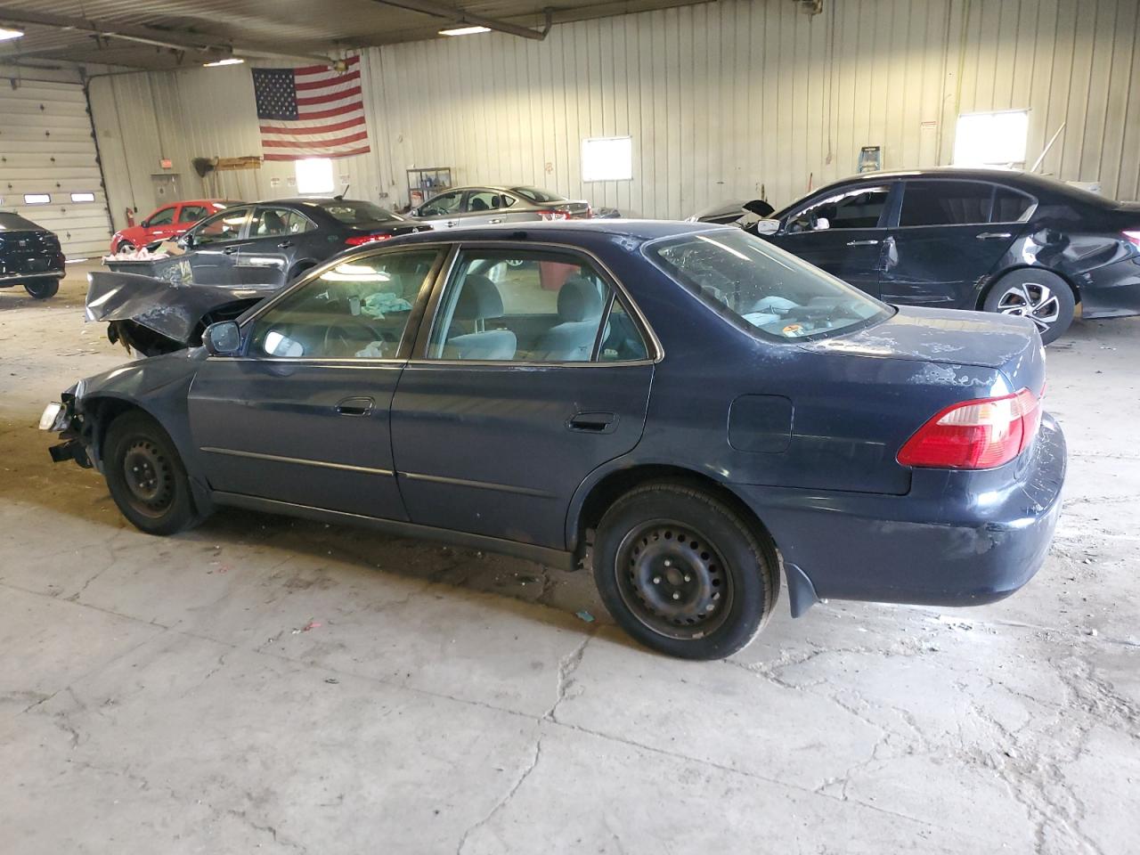 Image 2 of 2000 HONDA ACCORD LX 2000 with VIN 1HGCG554XYA052471