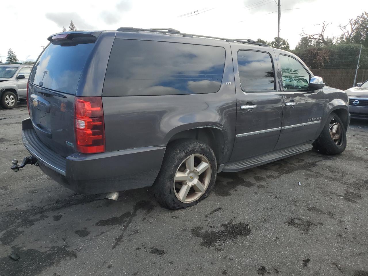 Изображение 3 2011 CHEVROLET SUBURBAN K1500 LTZ 2011 с VIN 1GNSKKE30BR197484