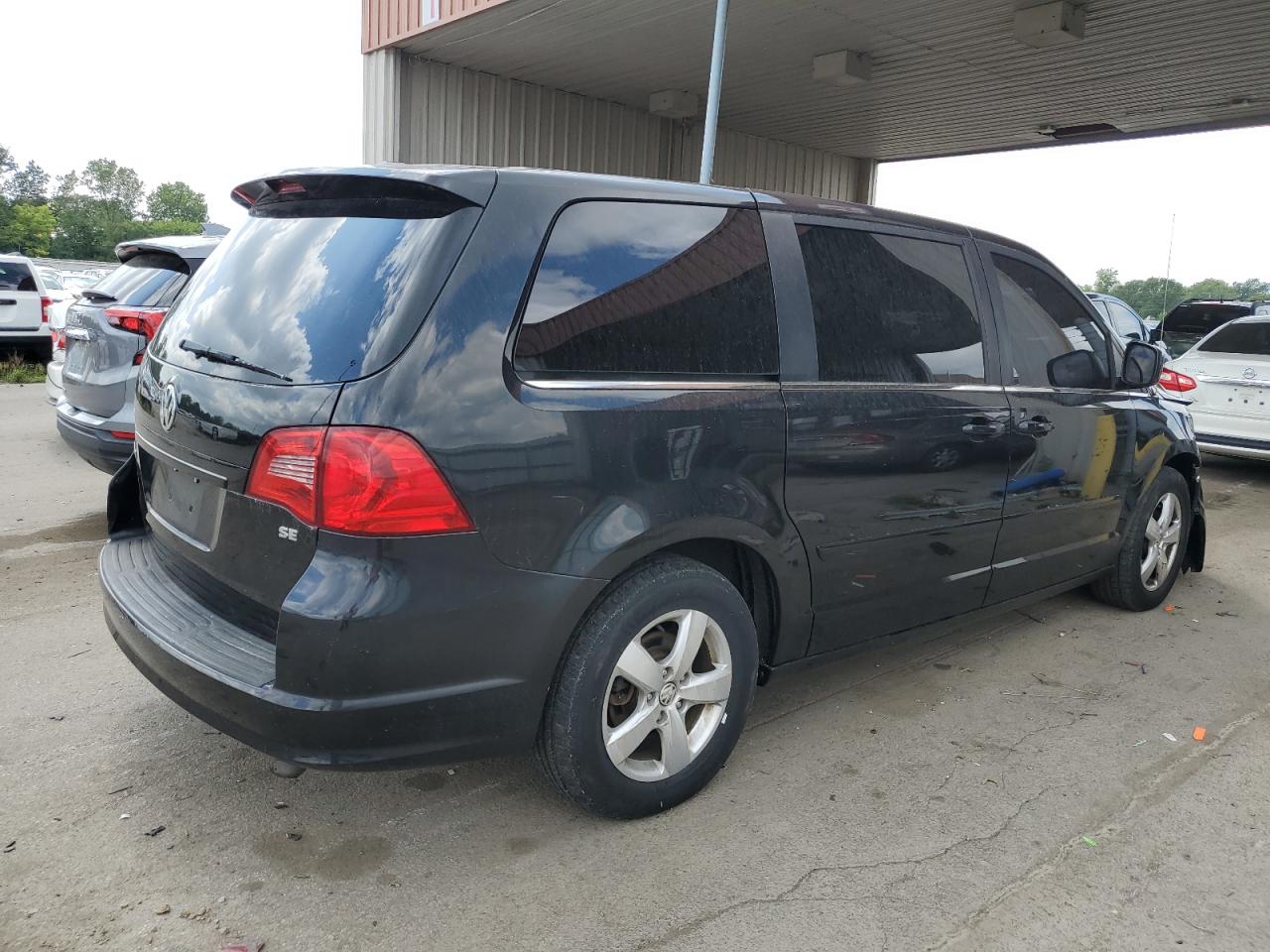 Image 3 of 2010 VOLKSWAGEN ROUTAN SE 2010 with VIN 2V4RW3D17AR296299