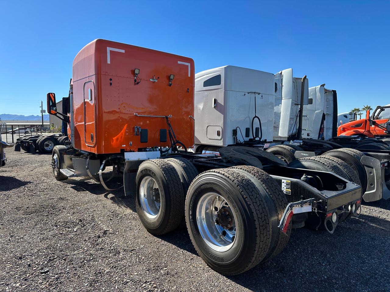 Изображение 3 2018 PETERBILT 567  2018 с VIN 1XPCD49X4JD458898