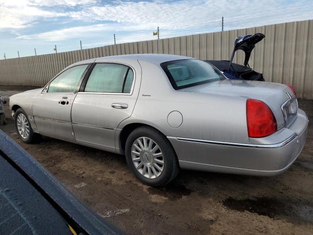 Image 2 of 2004 LINCOLN TOWN CAR EXECUTIVE 2004 with VIN 1LNHM81W44Y680111