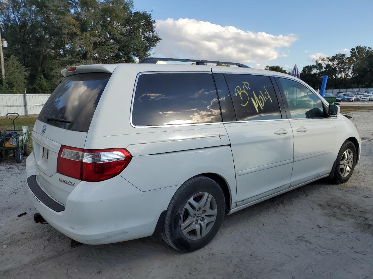 Image 3 of 2005 HONDA ODYSSEY EXL 2005 with VIN 5FNRL38755B117437