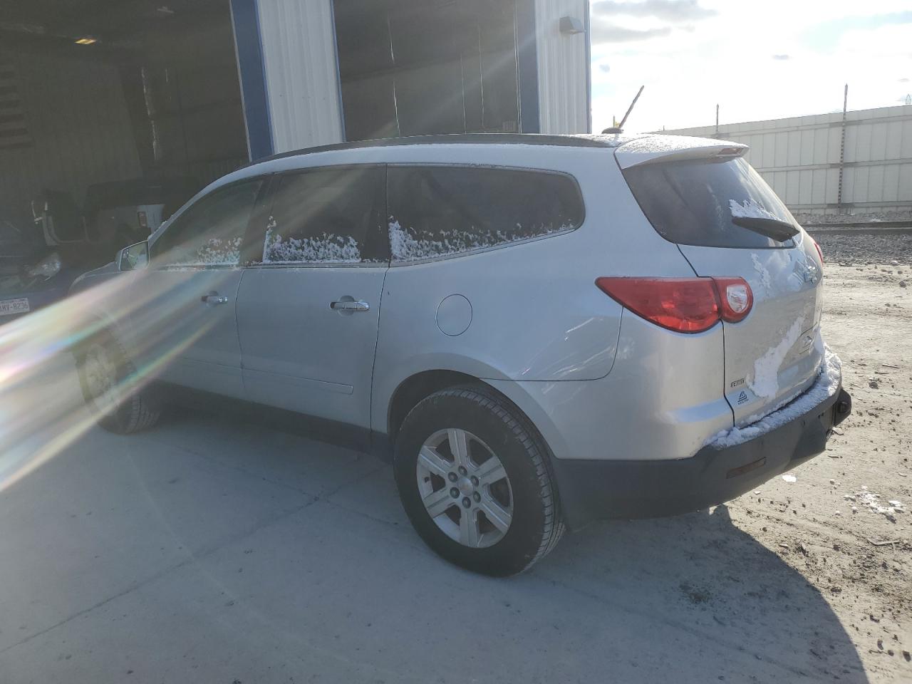 Изображение 2 2010 CHEVROLET TRAVERSE LT 2010 с VIN 1GNLVGED1AS131146