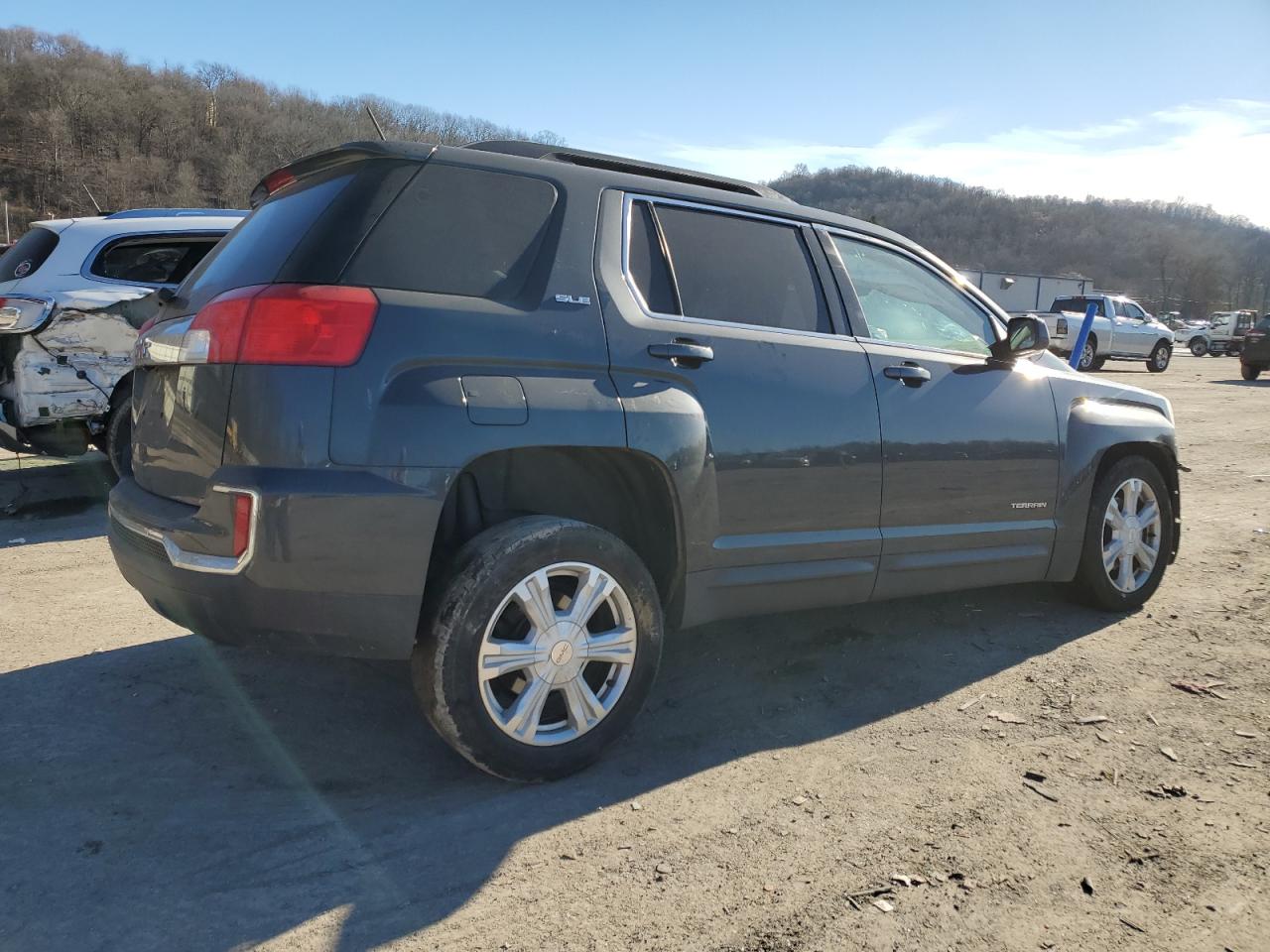 Image 3 of 2017 GMC TERRAIN SLE 2017 with VIN 2GKALNEK4H6353576