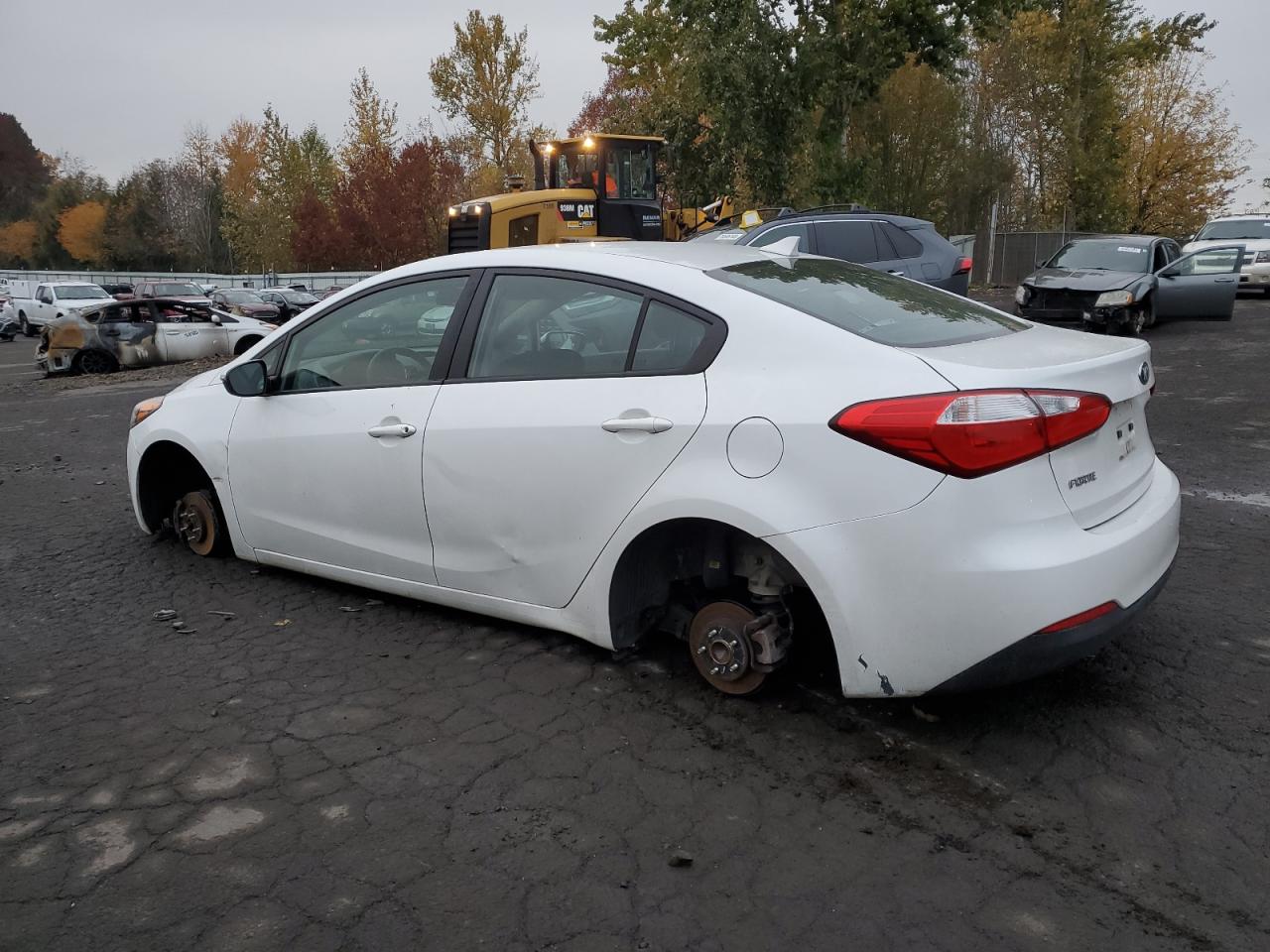 Image 2 of 2015 KIA FORTE LX 2015 with VIN KNAFX4A6XF5415741