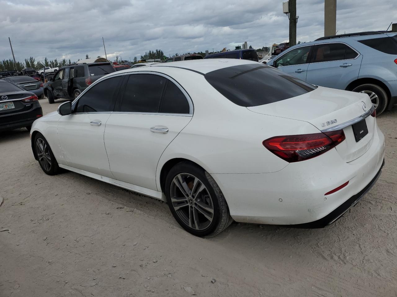 Obraz 2 z 2021 MERCEDES-BENZ E 350 2021 z VIN W1KZF8DB5MA881722