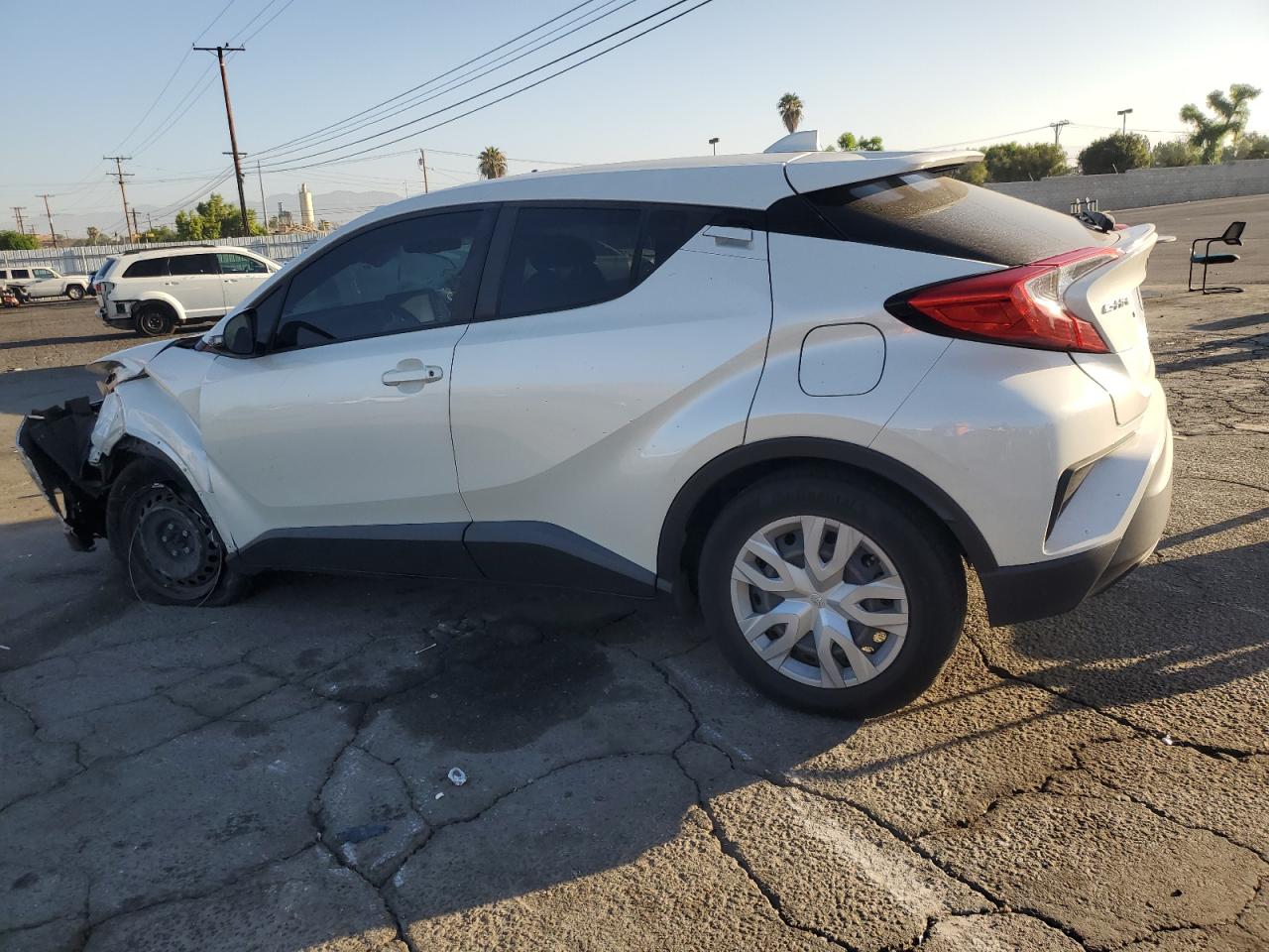 Obraz 2 z 2019 TOYOTA C-HR XLE 2019 z VIN JTNKHMBX7K1031225