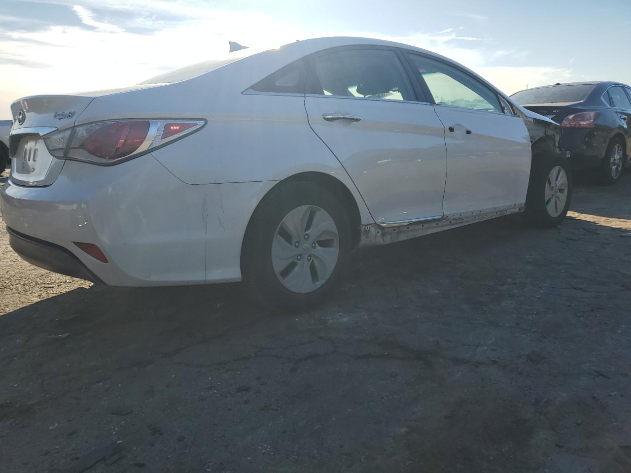 Obraz 3 z 2013 HYUNDAI SONATA HYBRID 2013 z VIN KMHEC4A46DA085248