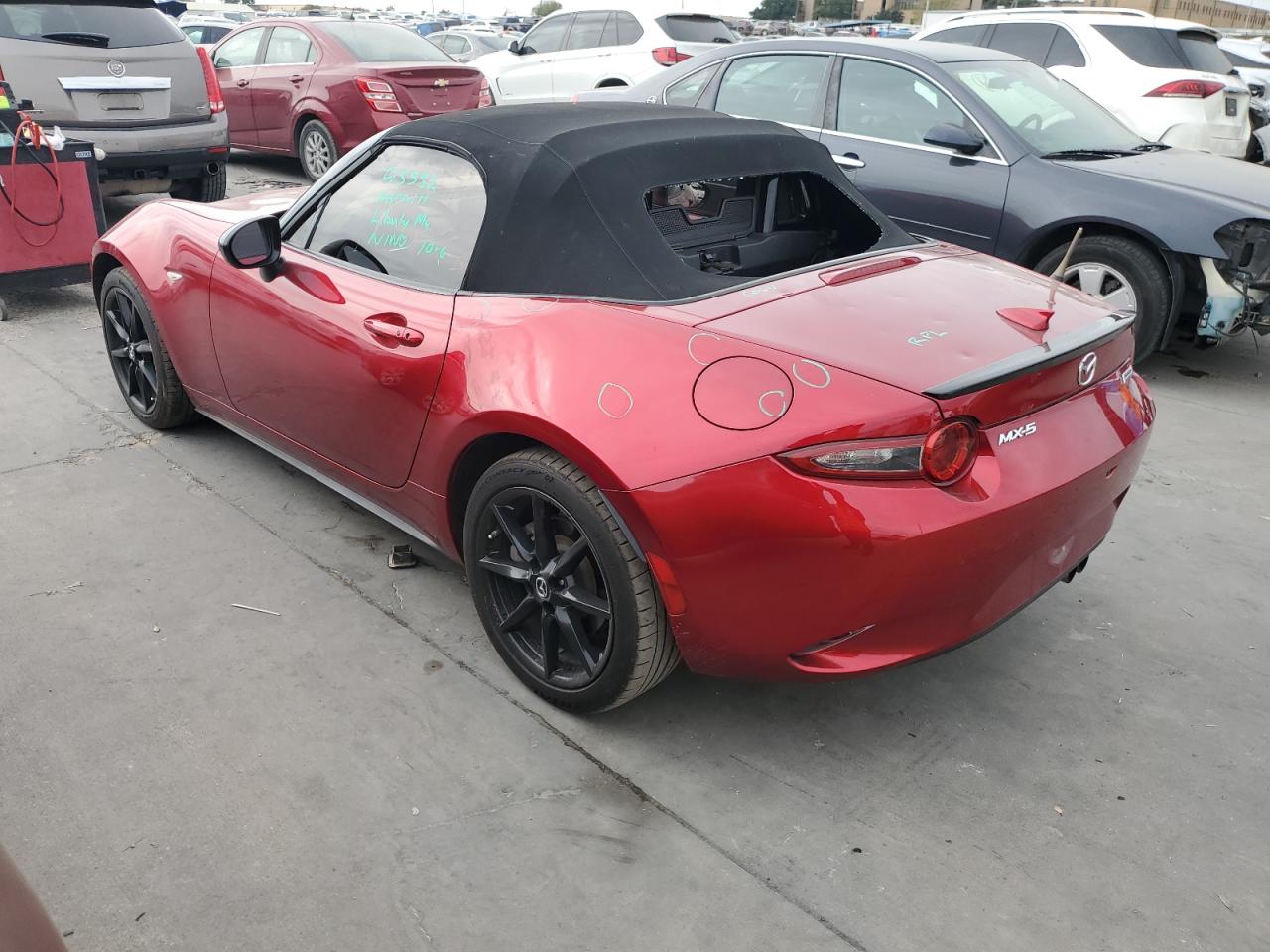 Image 2 of 2019 MAZDA MX-5 MIATA CLUB 2019 with VIN JM1NDAC73K0310803