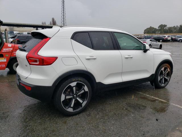 Image 3 of 2020 VOLVO XC40 T4 MOMENTUM 2020 with VIN YV4AC2HK9L2206047