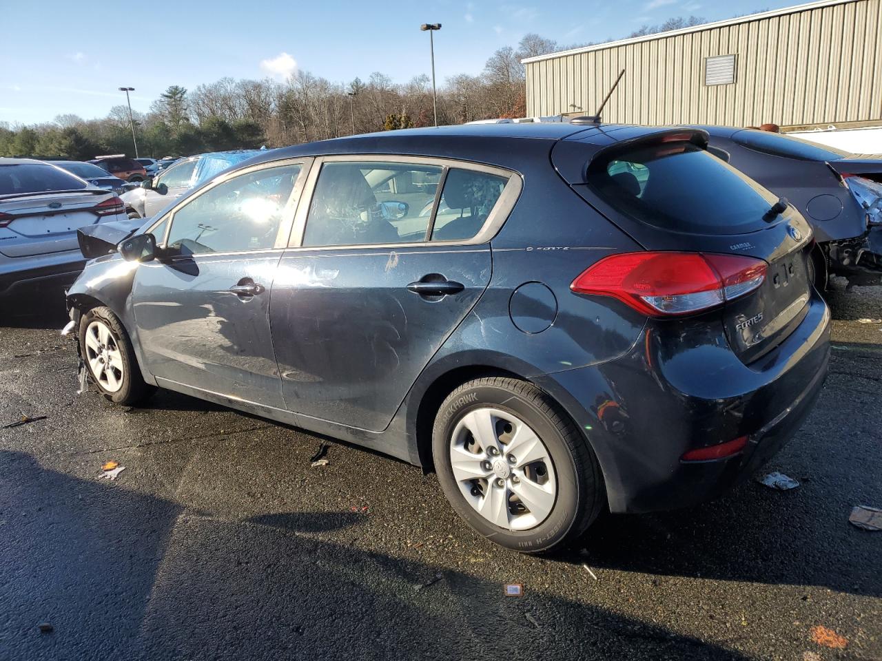 Изображение 2 2017 KIA FORTE LX 2017 с VIN KNAFK5A82H5693574