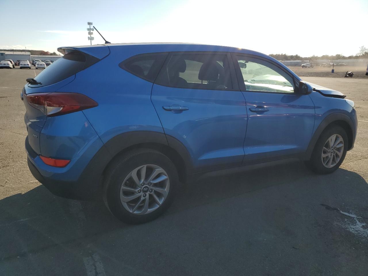 Obraz 3 z 2018 HYUNDAI TUCSON SE 2018 z VIN KM8J2CA42JU632327