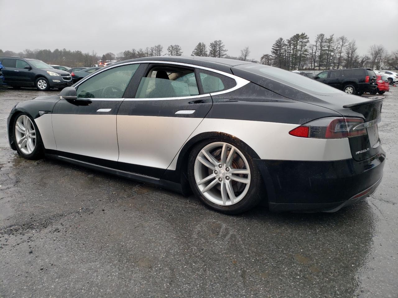 Obraz 2 z 2012 TESLA MODEL S  2012 z VIN 5YJSA1DP6CFS00664
