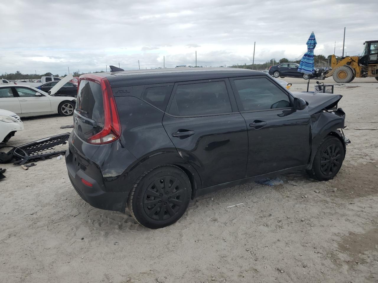 Image 3 of 2021 KIA SOUL LX 2021 with VIN KNDJ23AU4M7127011