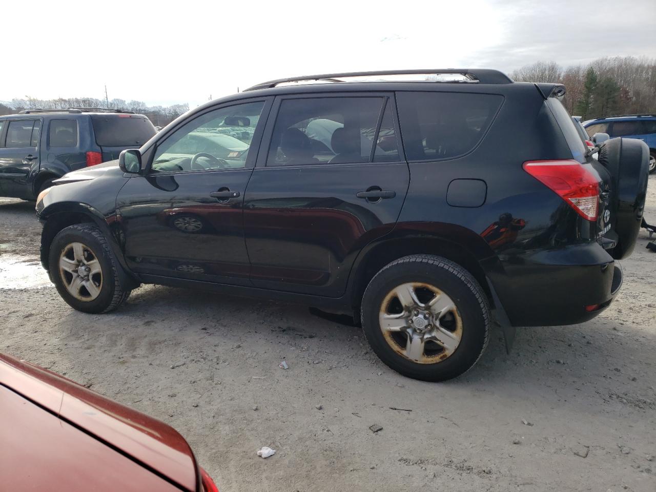 Image 2 of 2007 TOYOTA RAV4  2007 with VIN JTMBK33V776022547