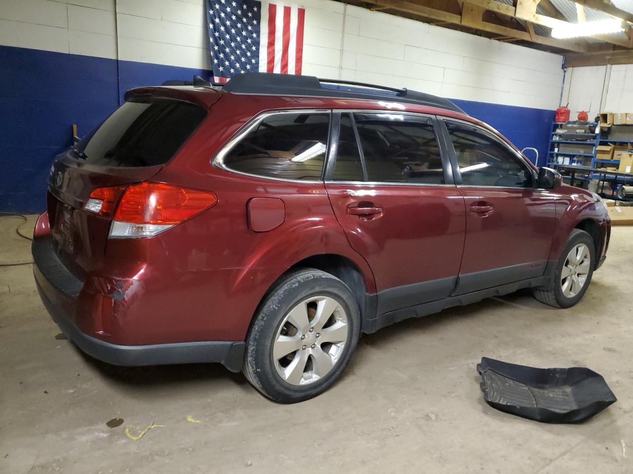 Изображение 3 2011 SUBARU OUTBACK 3.6R LIMITED 2011 с VIN 4S4BRDKC5B2419526