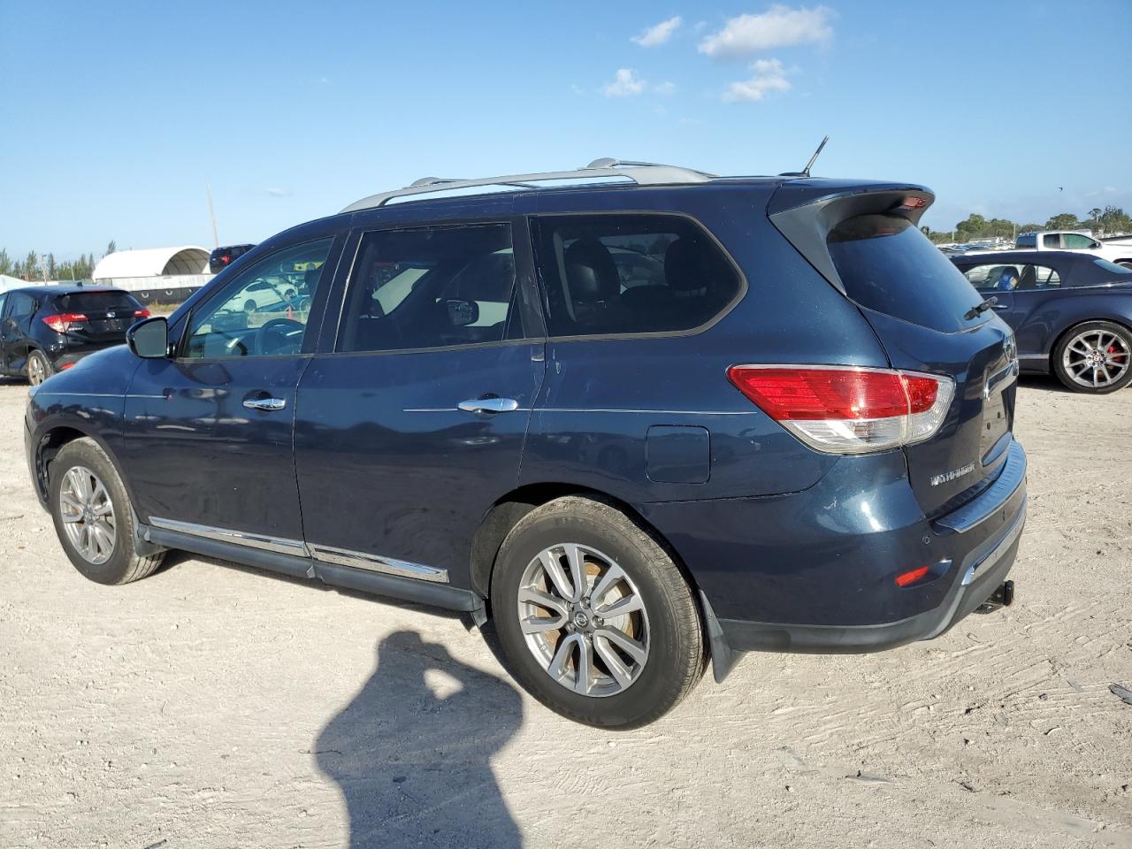 Obraz 2 z 2014 NISSAN PATHFINDER S 2014 z VIN 5N1AR2MN8EC636226