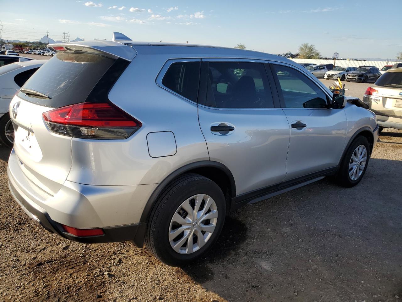 Image 3 of 2017 NISSAN ROGUE S 2017 with VIN KNMAT2MT7HP557762