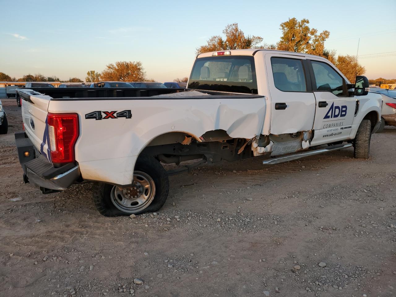 Image 3 of 2019 FORD F350 SUPER DUTY 2019 with VIN 1FT8W3BT1KEF77362