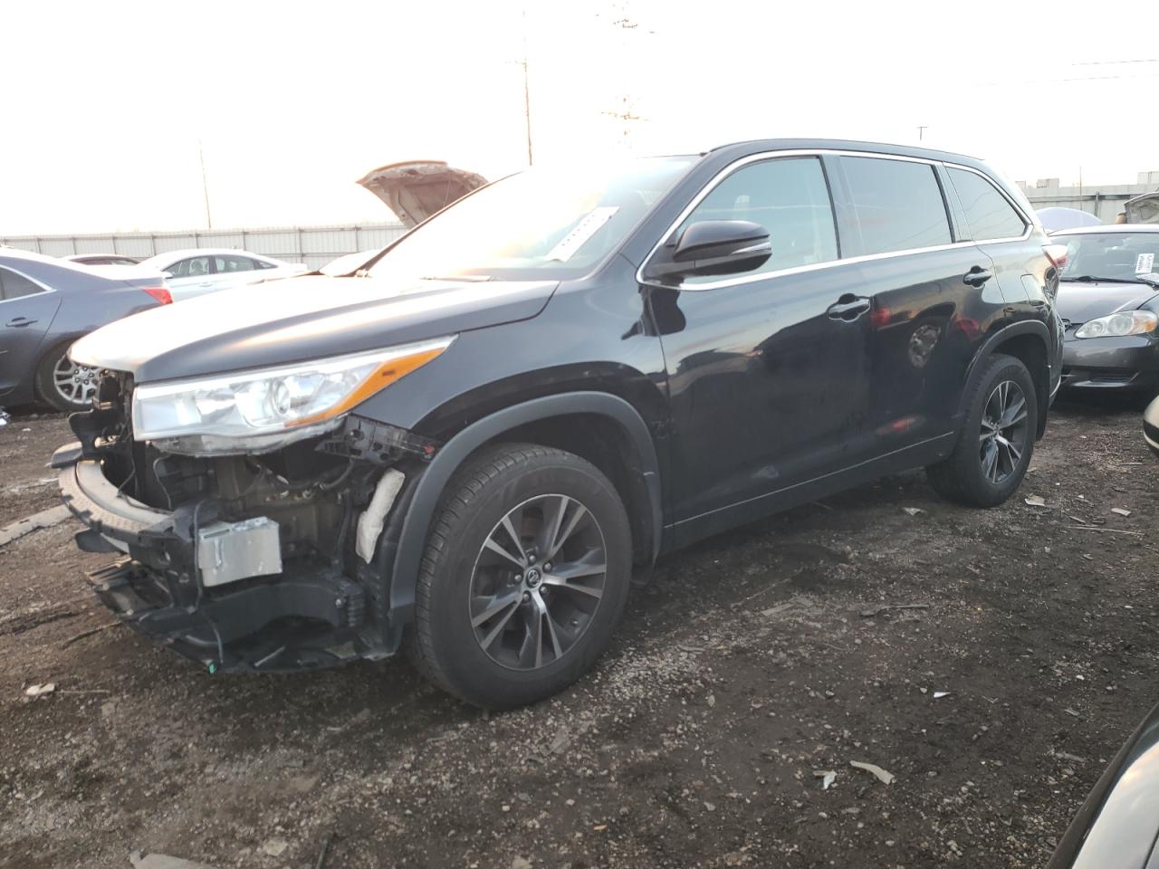 Obraz 1 z 2016 TOYOTA HIGHLANDER XLE 2016 z VIN 5TDJKRFH9GS235309